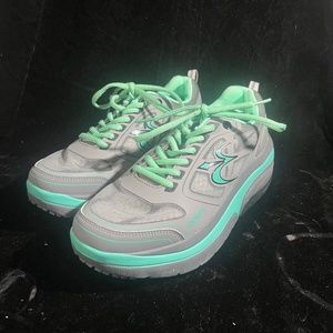 Gdefy Women's Size 7.5 Gravity Defyer Corrective Fit Shoes